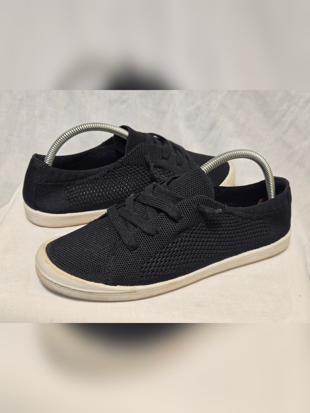 ID Required Womens Knit Sneakers Sz 10 Black